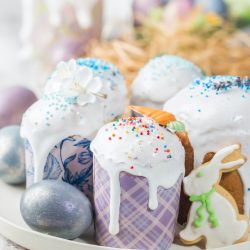 easter-table-with-easter-cakes.jpg